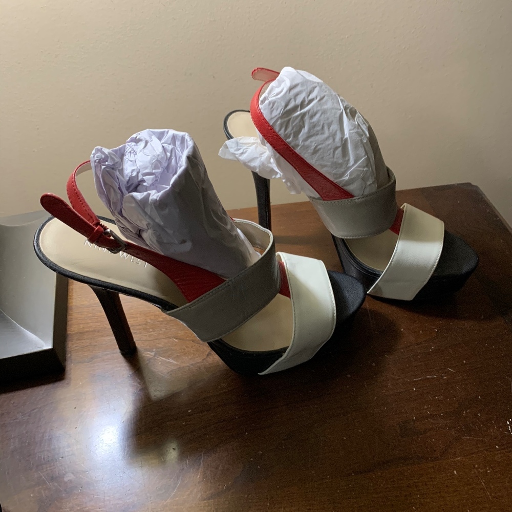 Nine West ladies leather heel tricolor. FUNDAY